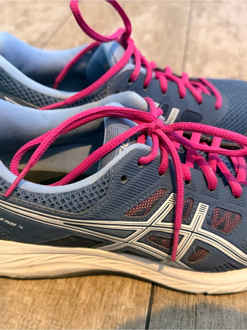 Women's Athletic Running Shoes in Blue with Pink Laces